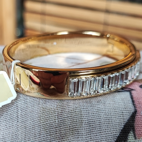 Michael Kors Gold Tone Baguette Bracelet NWT Brand New Designer Gold Tone Bangle - Picture 3 of 13